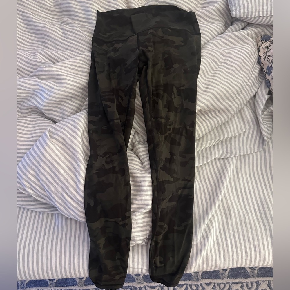Lululemon Camo Leggings (8)